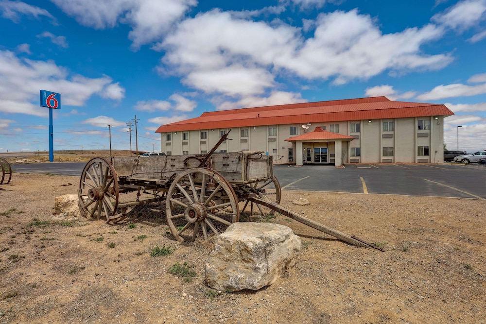 Motel6 Moriarty, NM 57/60
