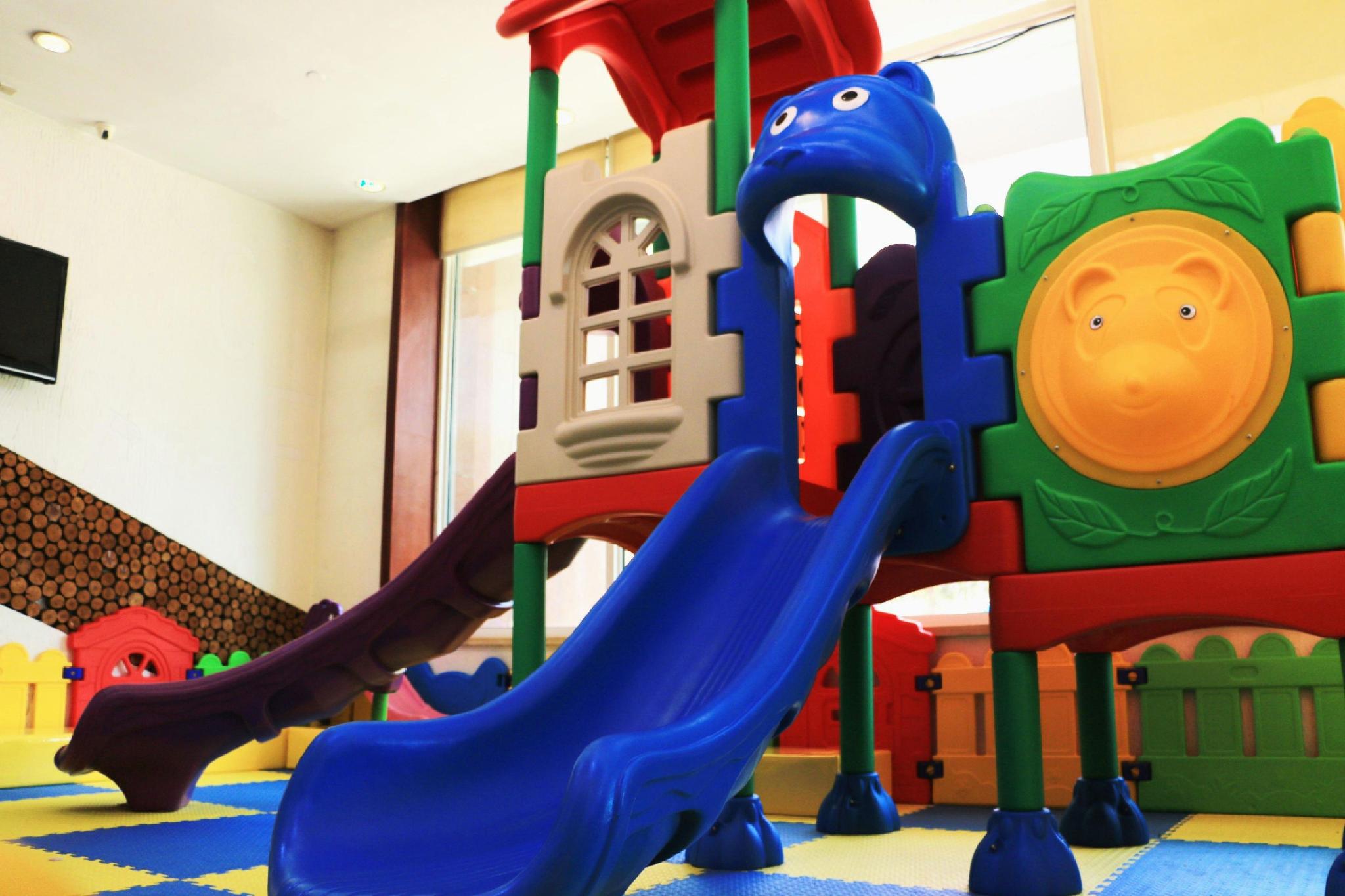 Qingdao Chengyang Detai Hotel 37/39