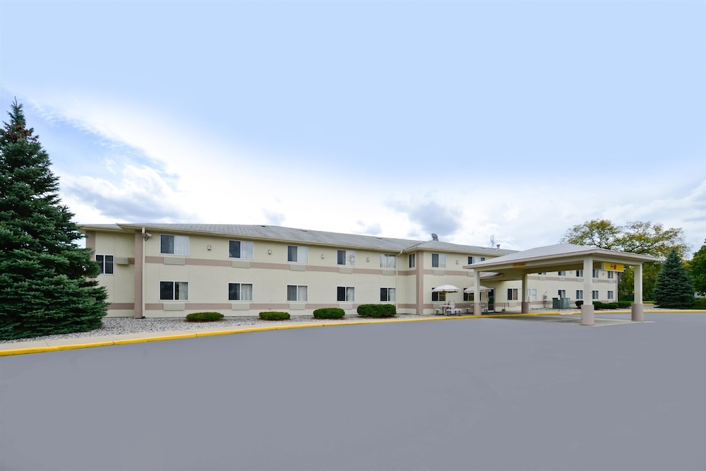 Americas Best Value Inn Charlotte Mi 5/30