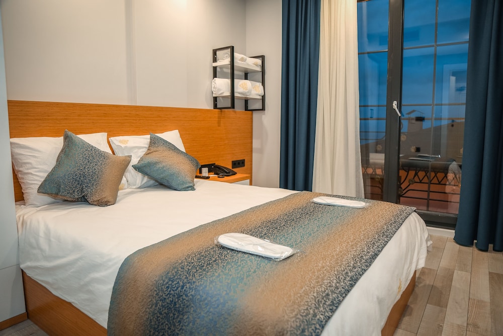 1 BEDROOM, LANAI, DELUXE, SUITE, SEA VIEW