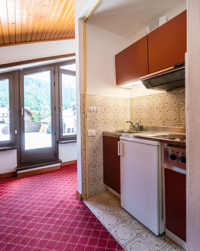 Residence Lastei 10/50