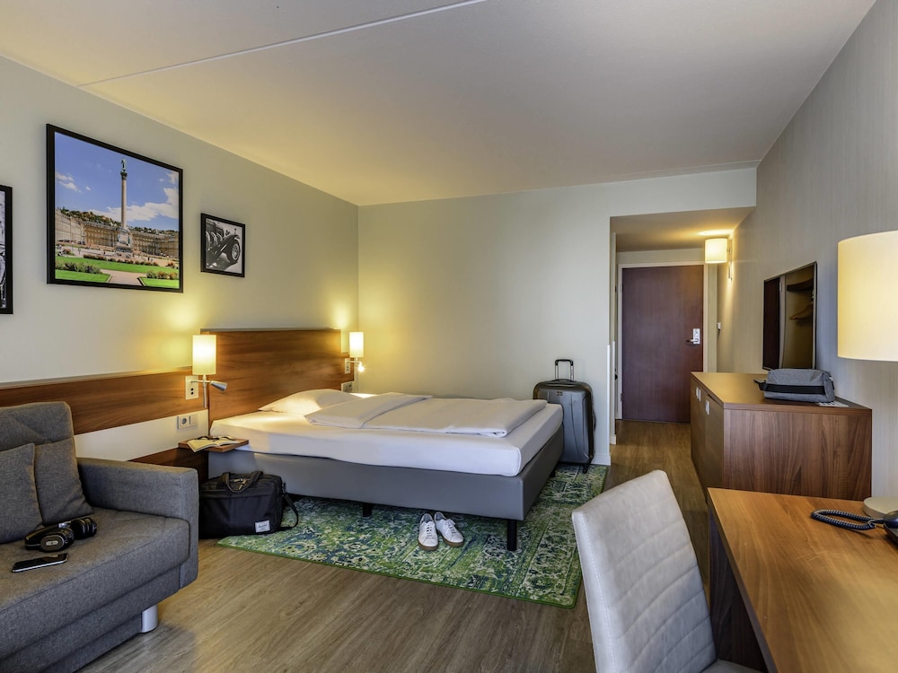 Privilege, Queen Bed, Sofa, Mercure Hotel Stuttgart Sindelfingen an der Messe 6/8