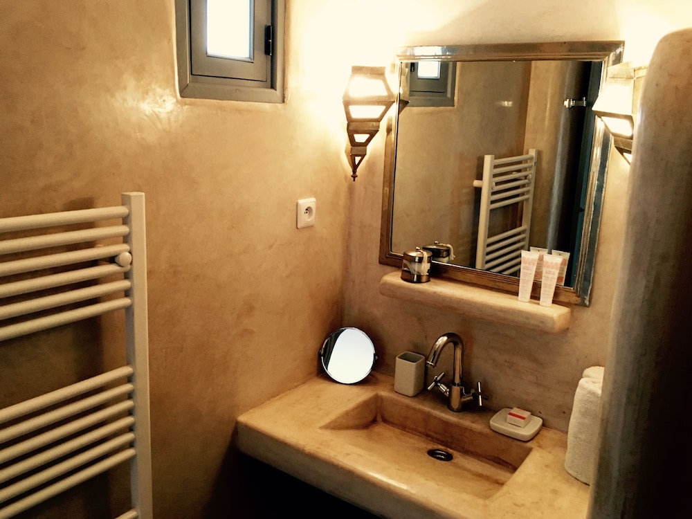 Riad Tawargit 47/50