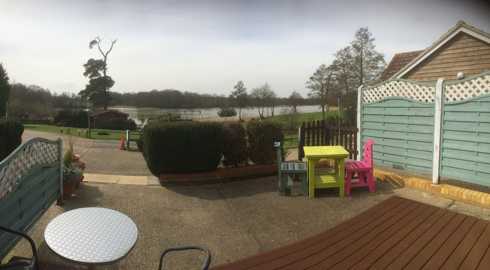 Gosfield Lake Resort 35/50