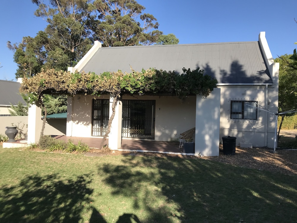 Lauradale Accommodation 41/50