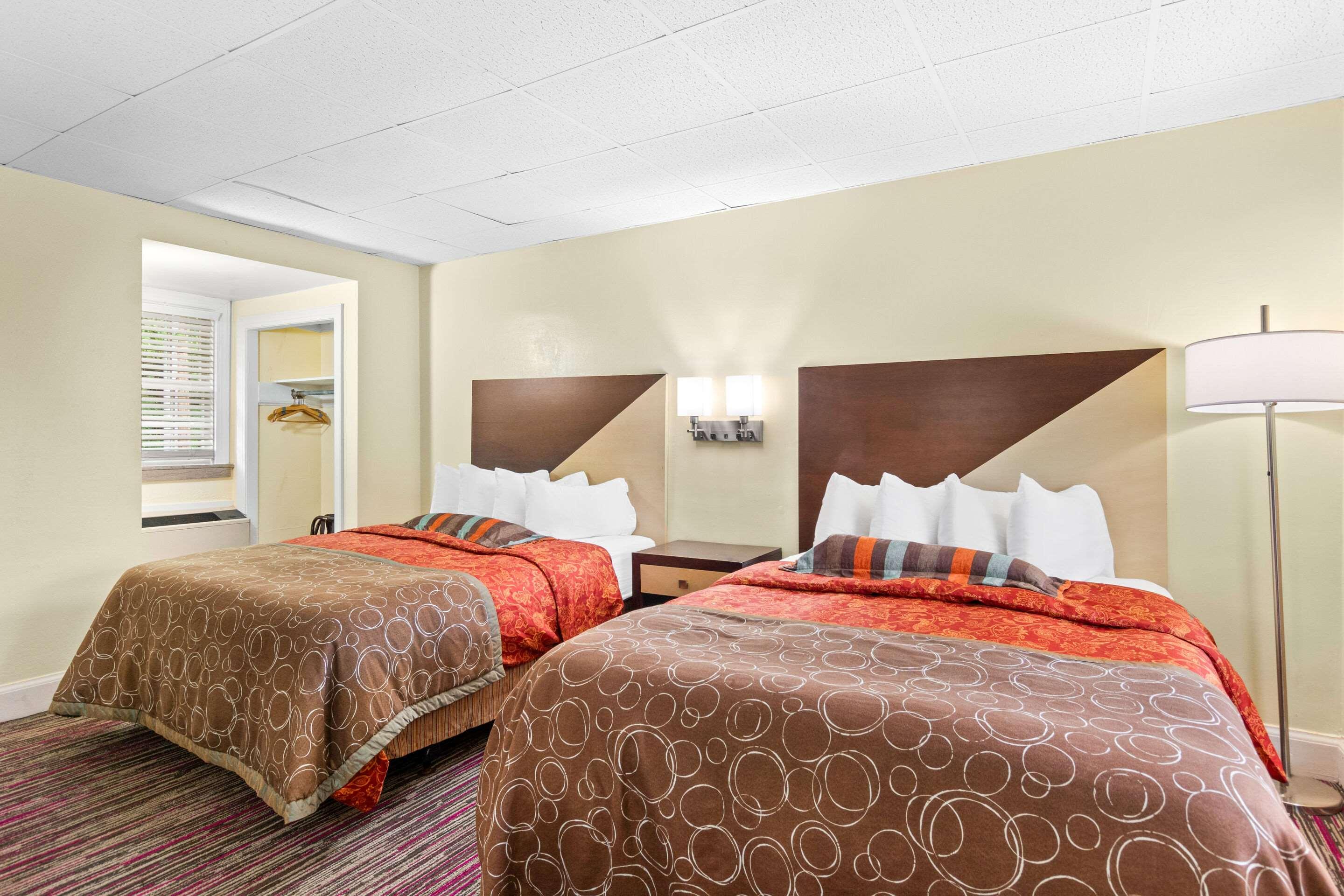 ROOM, KING BED, ACCESSIBLE