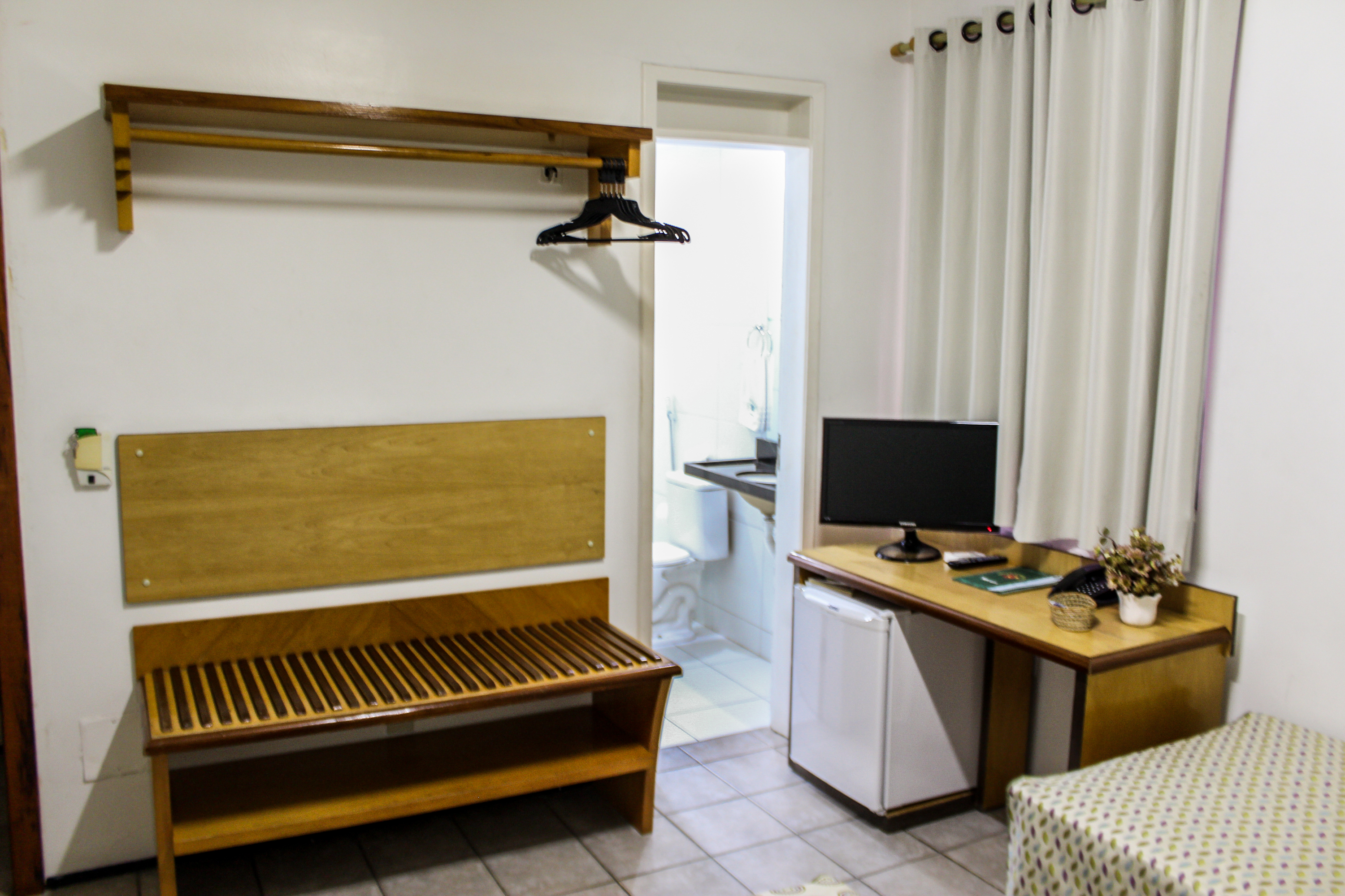 Abrolhos Praia Hotel 36/40