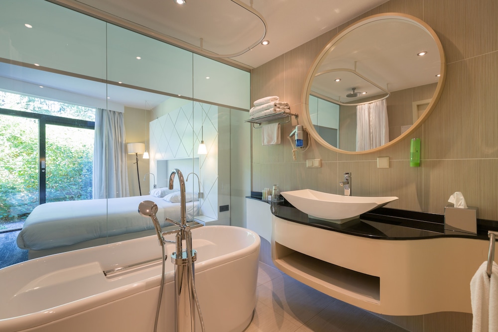 GOLDEN TULIP JAGERSHORST EINDHOVEN 23/50