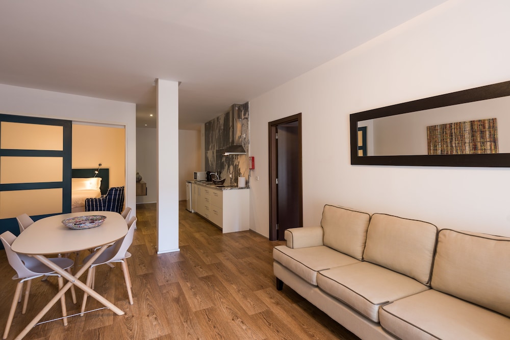 Alfama Lisbon Lounge Suites 32/50