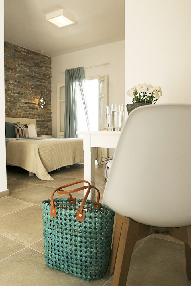 Anatoli Luxury Studios & Suites 16/50