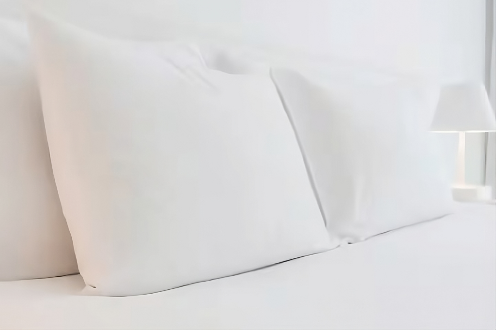 Deluxe, Queen Bed, Jetted Tub