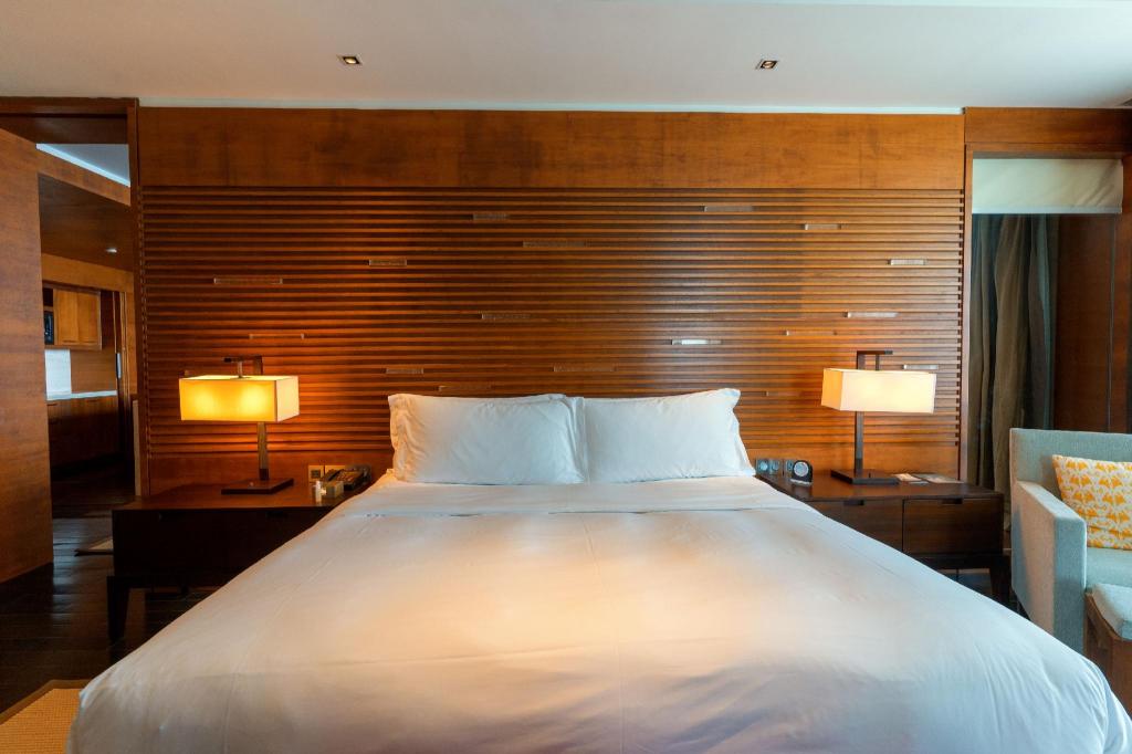 Bay, Premium, Suite, King Bed, Private Pool, Direct Pool Access