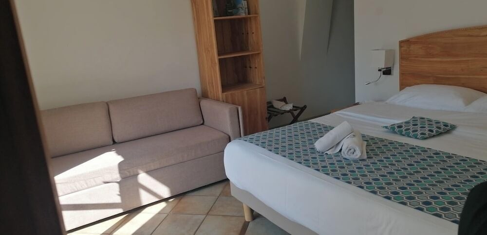 DOMAINE DE LA NERTHE- HOTEL PROVENCE MEDITERRANEE 18/50