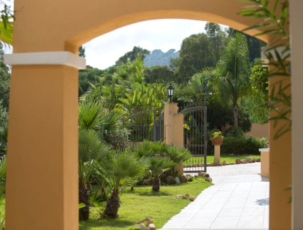 Hotel Rocca Dorada 30/41
