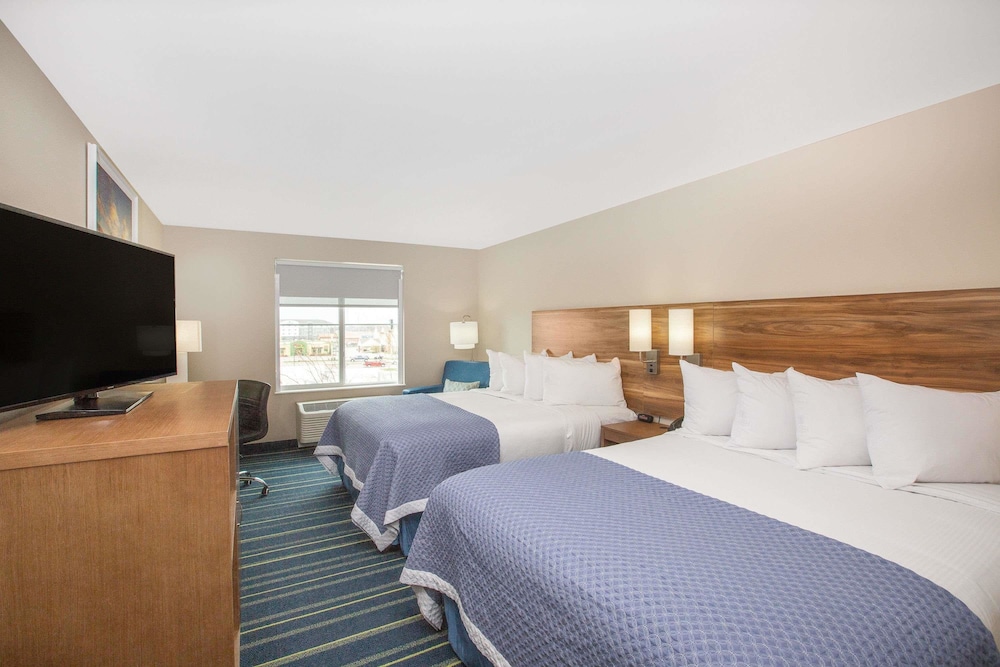 Days Inn & Suites by Wyndham Kearney 18/61
