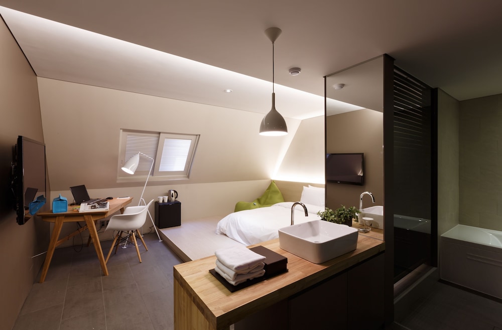 H Hotel Seocho 17/39