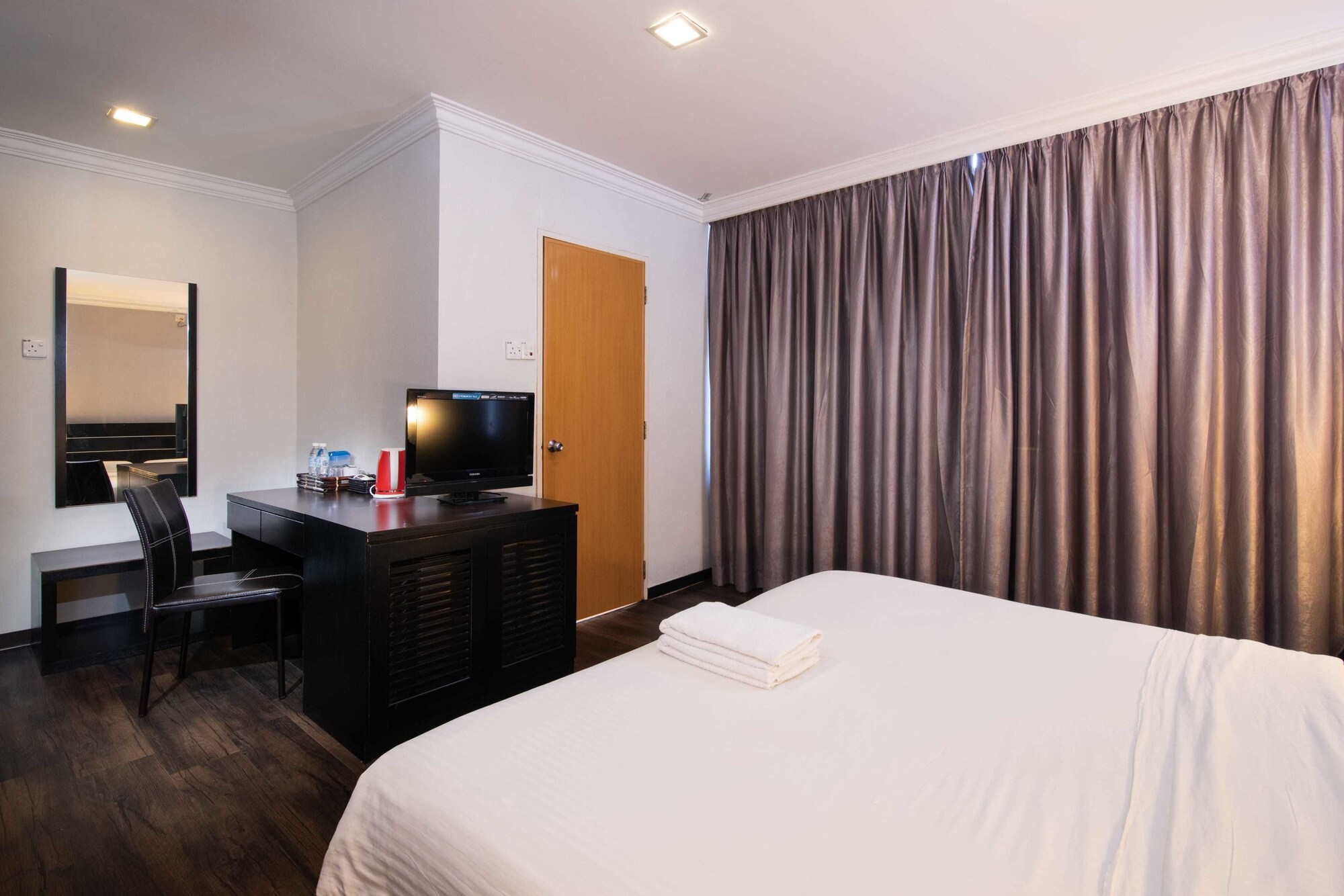 SUPERIOR, KING BED
