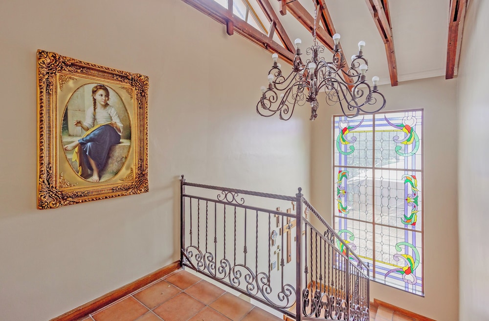 Sunward Park Guesthouse 3/50