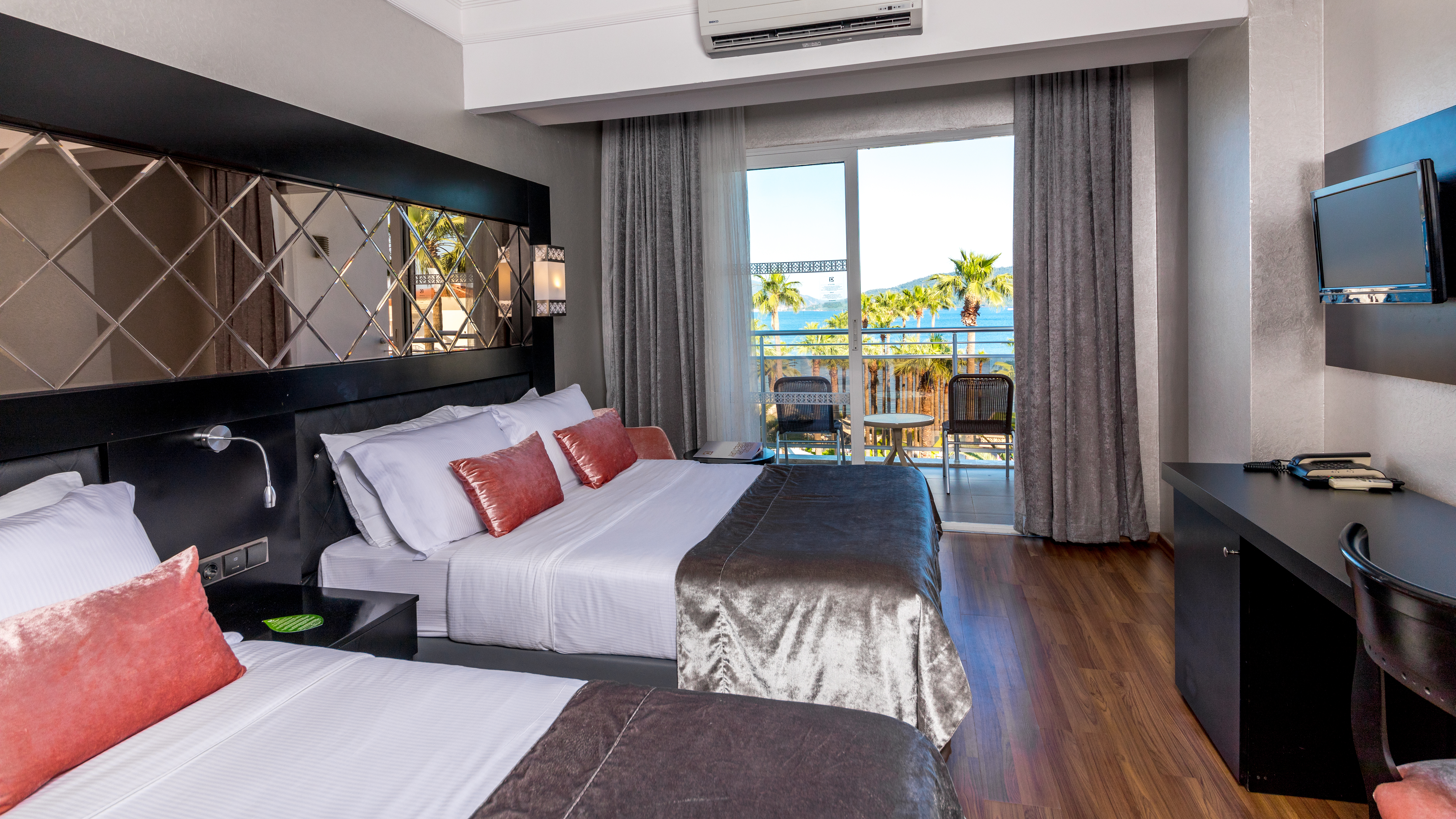 ROOM, DOUBLE BED, SEA VIEW