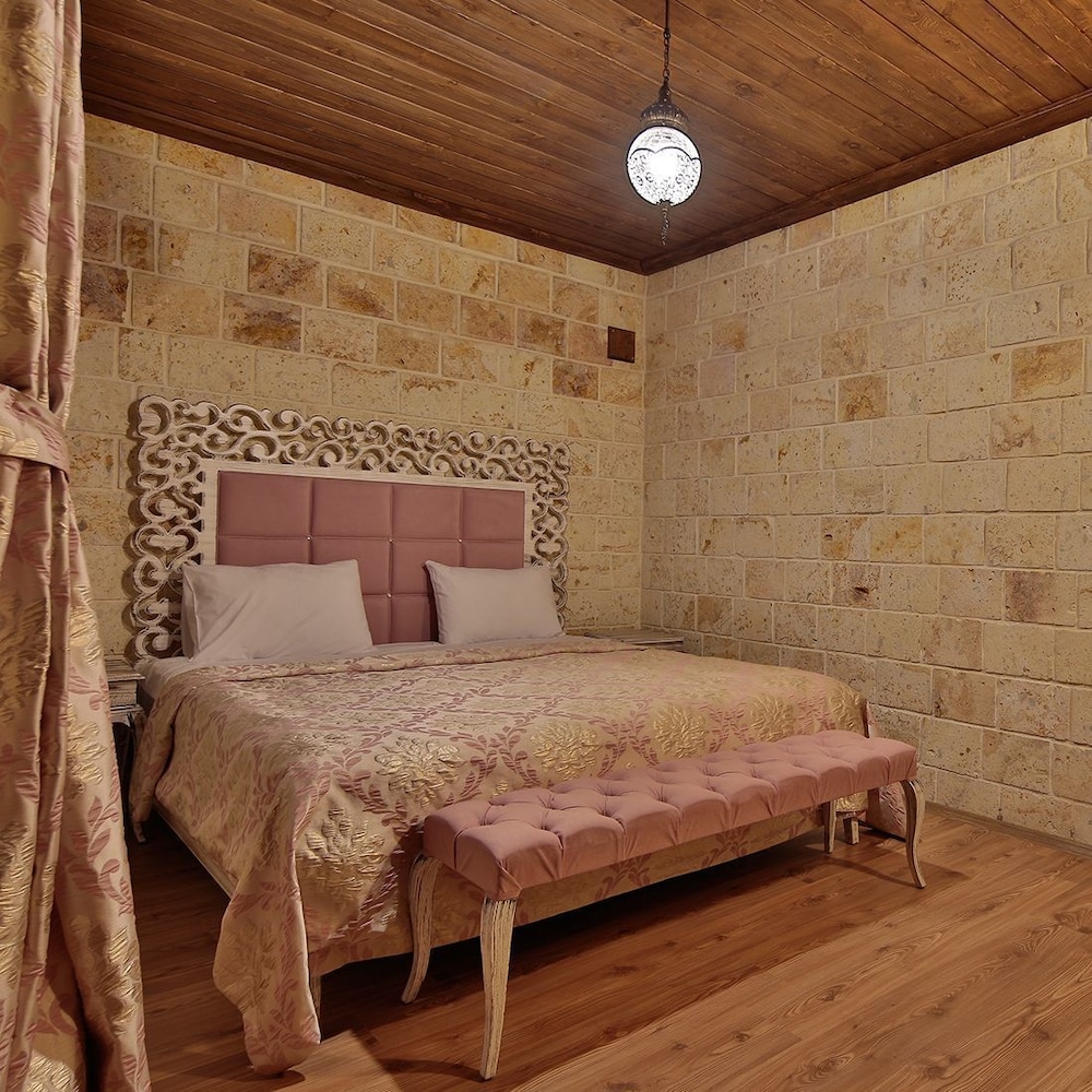 Elevres Stone House Hotel 22/67