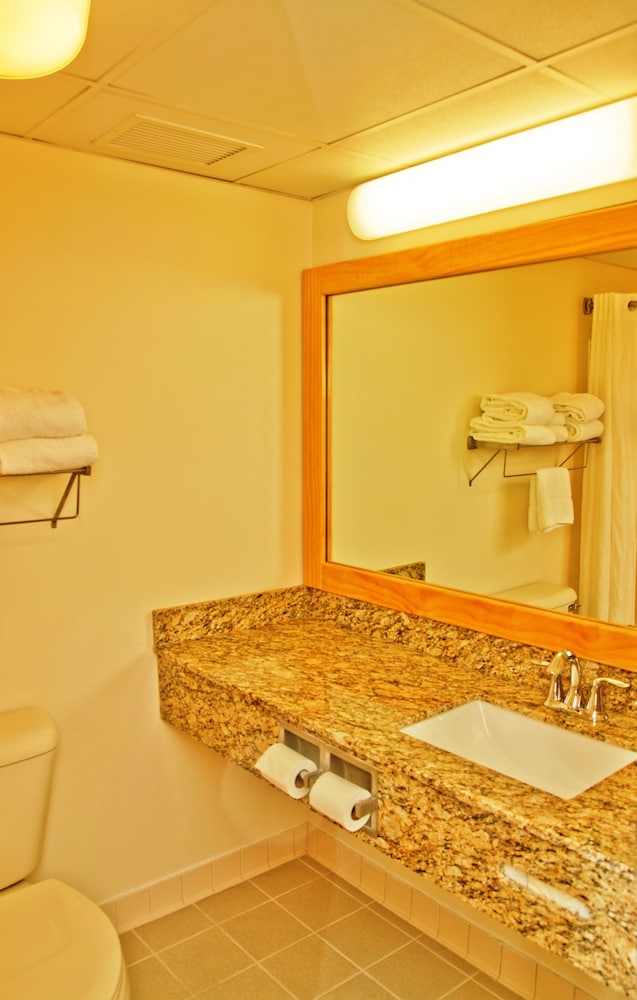 AmericInn by Wyndham Wisconsin Dells 14/30