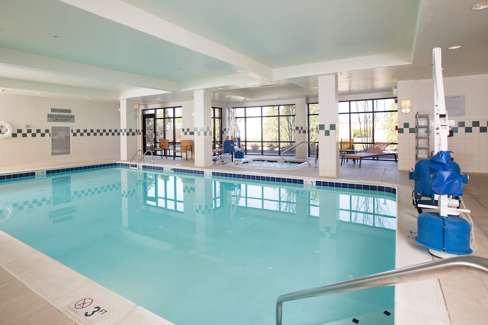 Courtyard by Marriott Winchester Medical Center 3/50