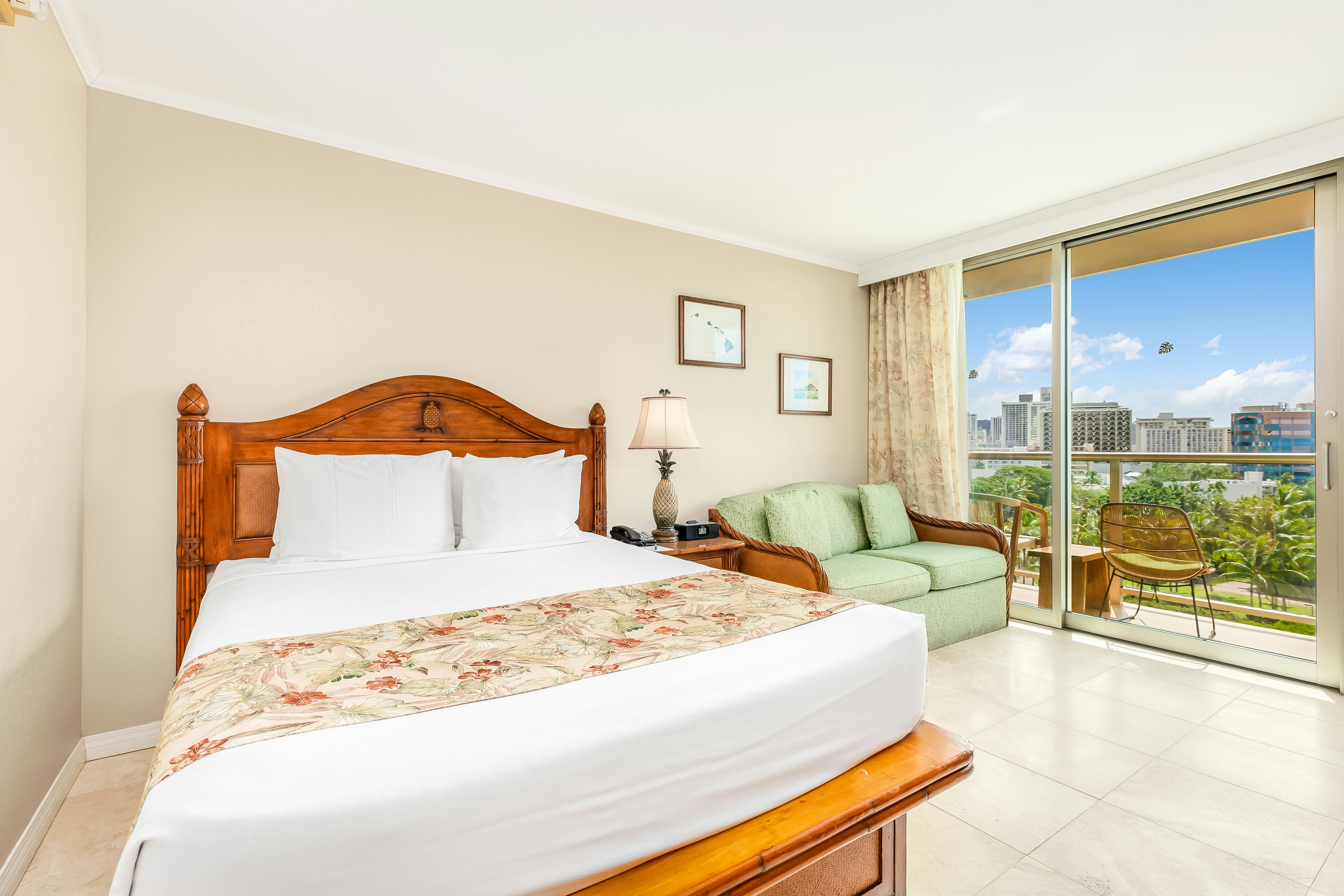Luana Waikiki Hotel and Suites 16/50