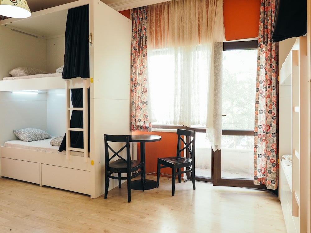 Deeps Hostel 24/44