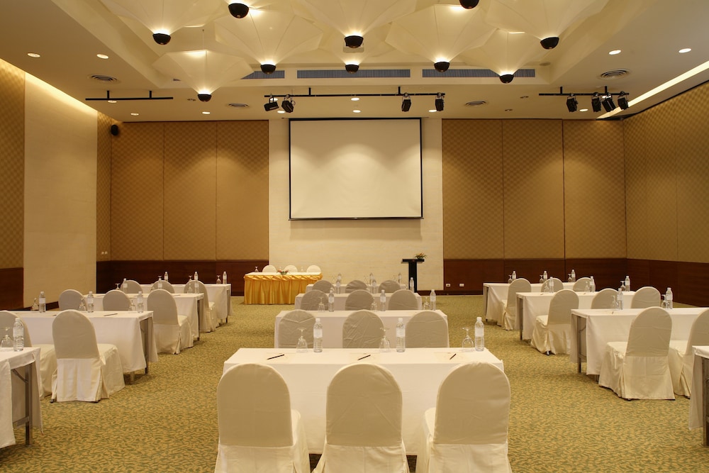 Supalai Scenic Bay Resort and Spa 38/49
