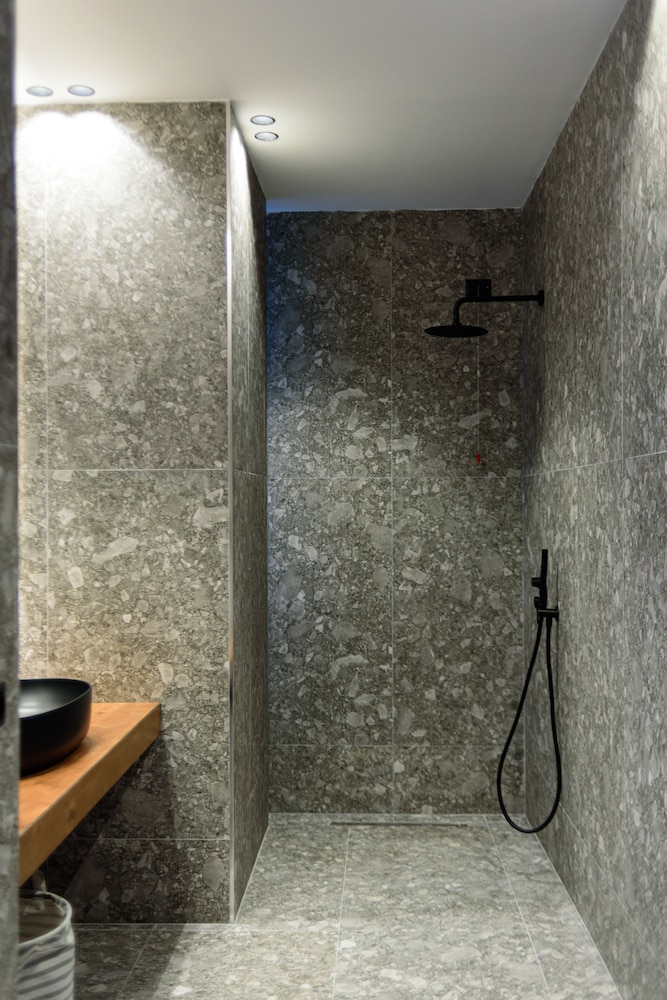Nobus Hotel & Spa 34/35