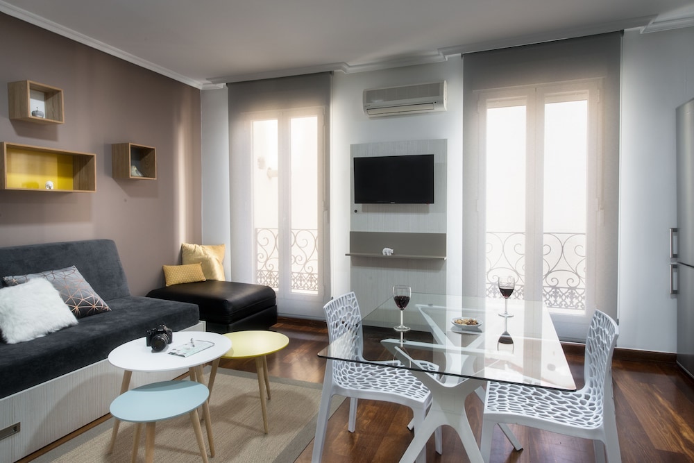 Apartamentos Roisa Centro 52/72