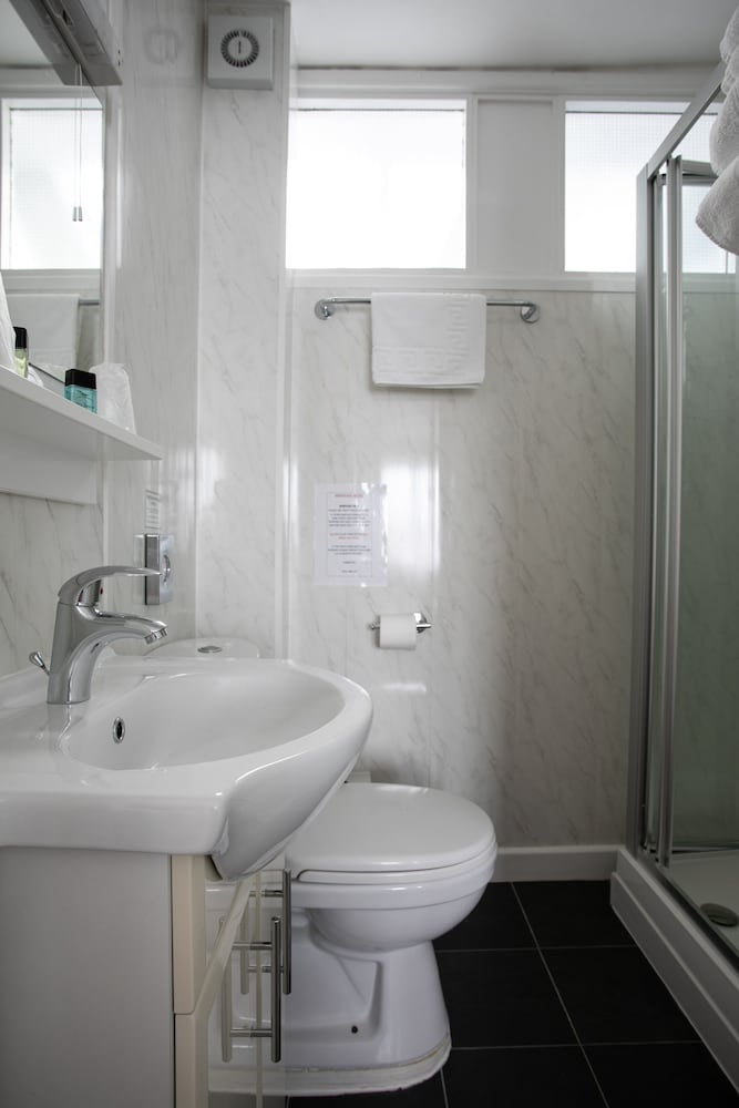 Trelawney Hotel B B Guest House 45/50