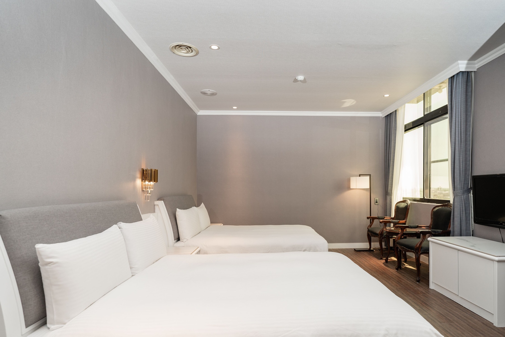 RENOVATED, SUPERIOR, QUADRUPLE, 2 DOUBLE BEDS