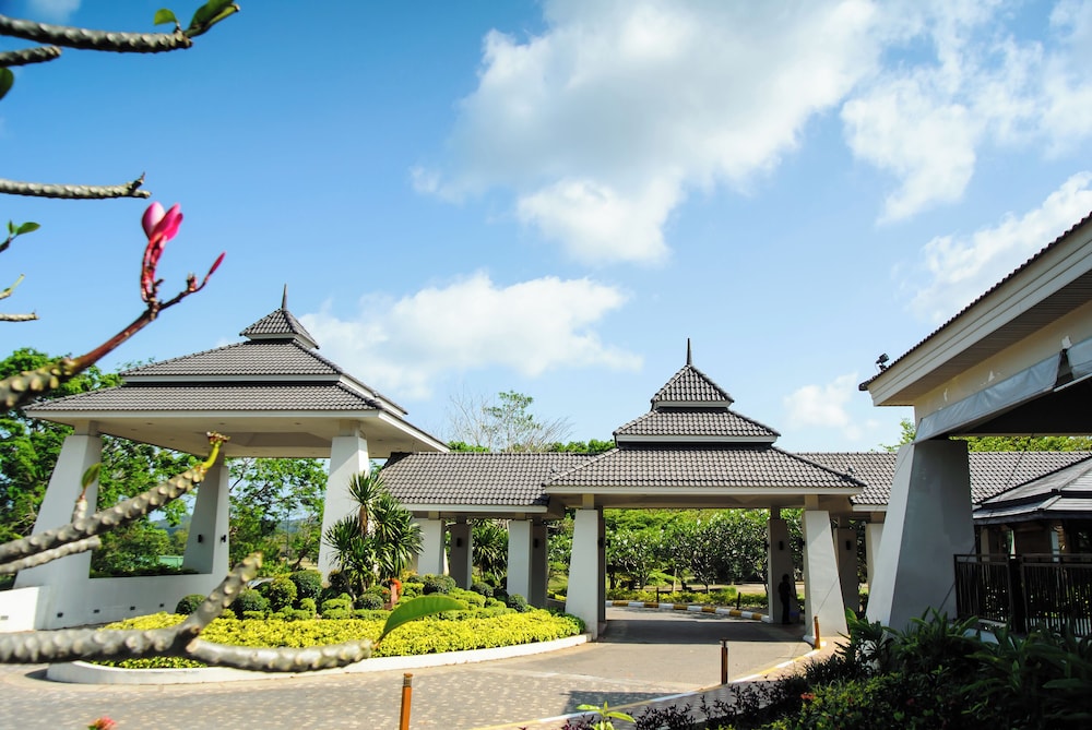 The Nouveau Chumphon Beach Resort and Golf 4/60