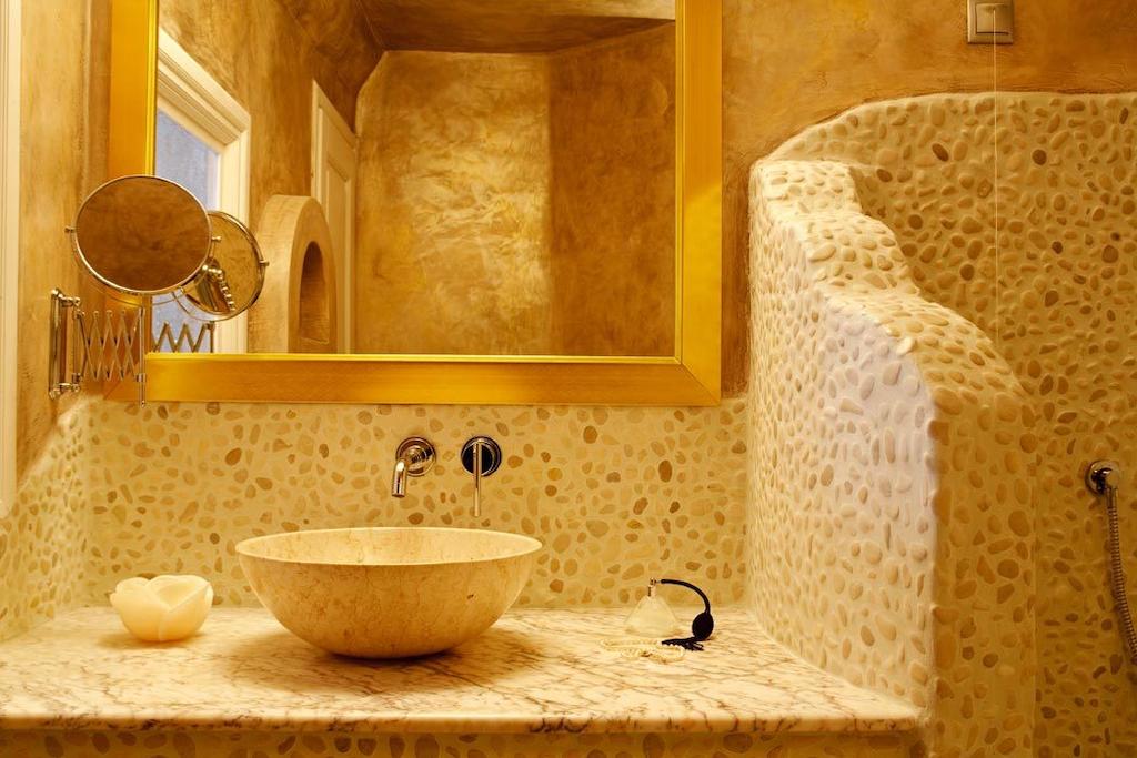 Rose, Suite, Outdoor Jetted Tub