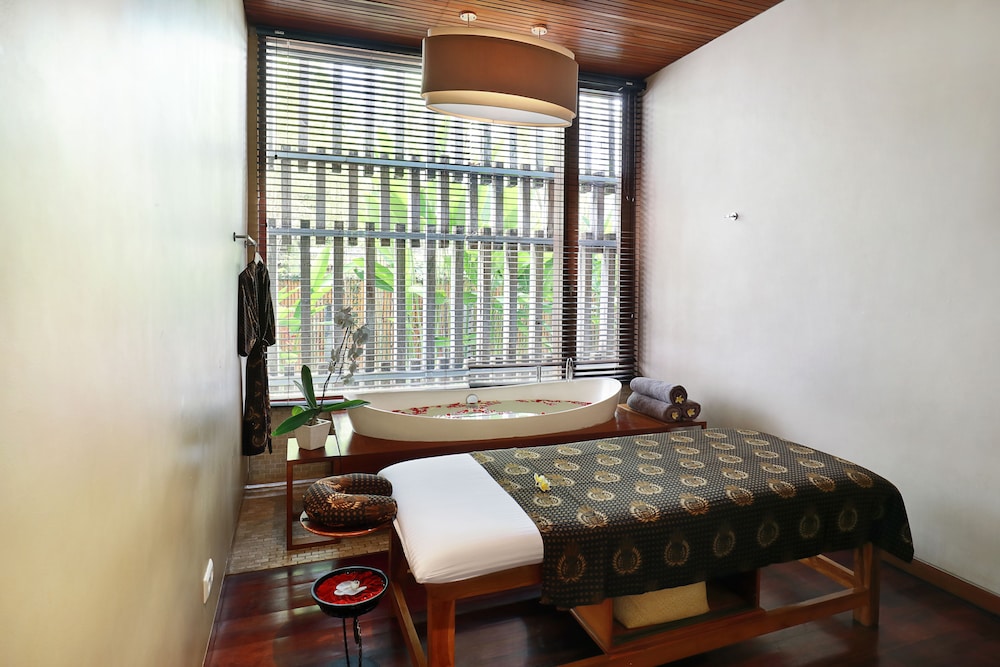 The Elysian Boutique Villa Hotel 36/50