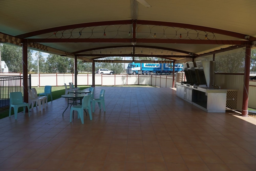 Nandewar Motor Inn 21/24