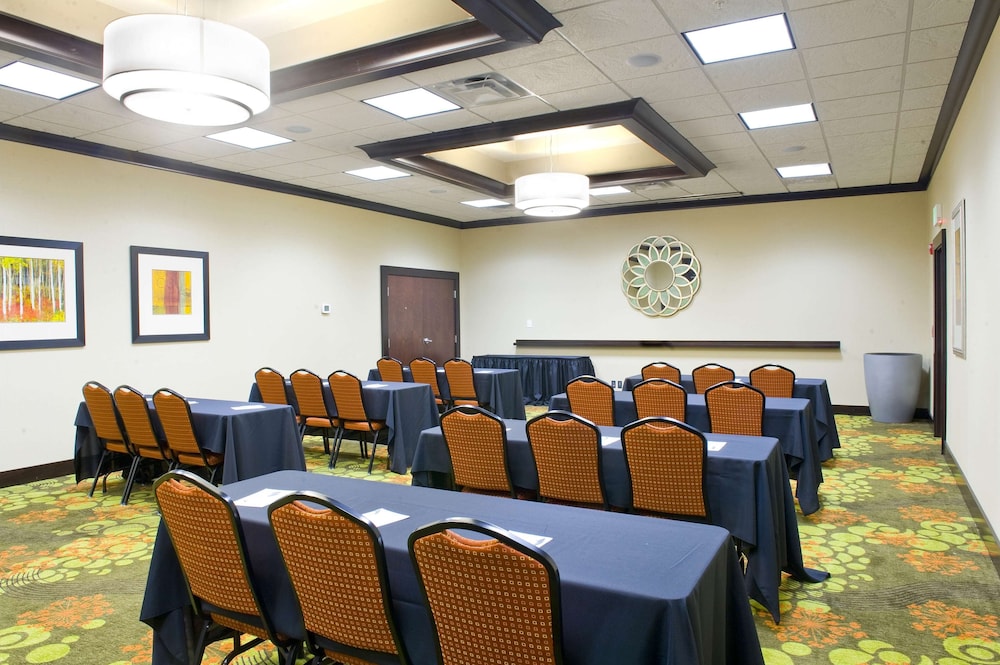 Hampton Inn Evansville Airport 48/70
