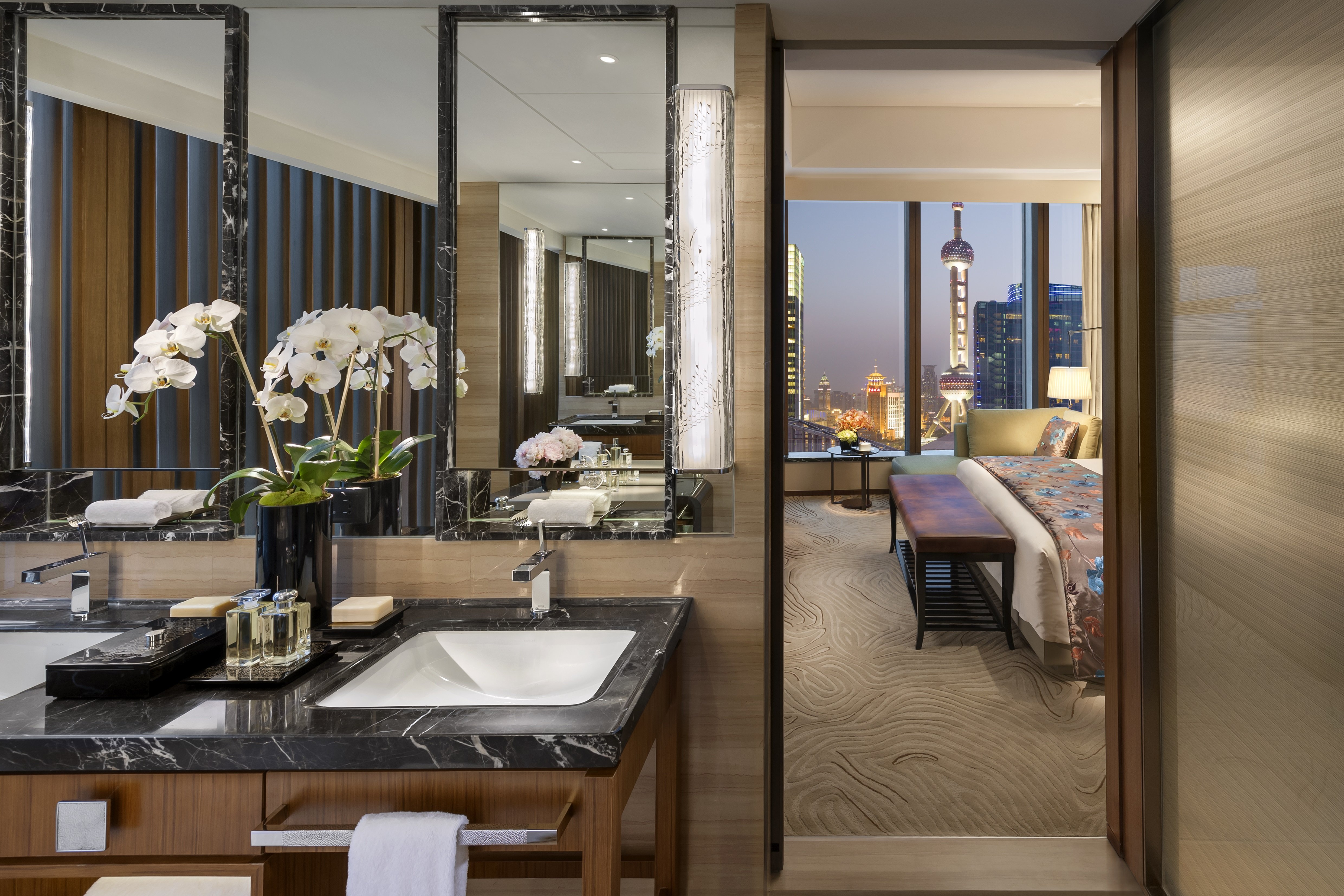 Suite, King Bed, Pearl Tower
