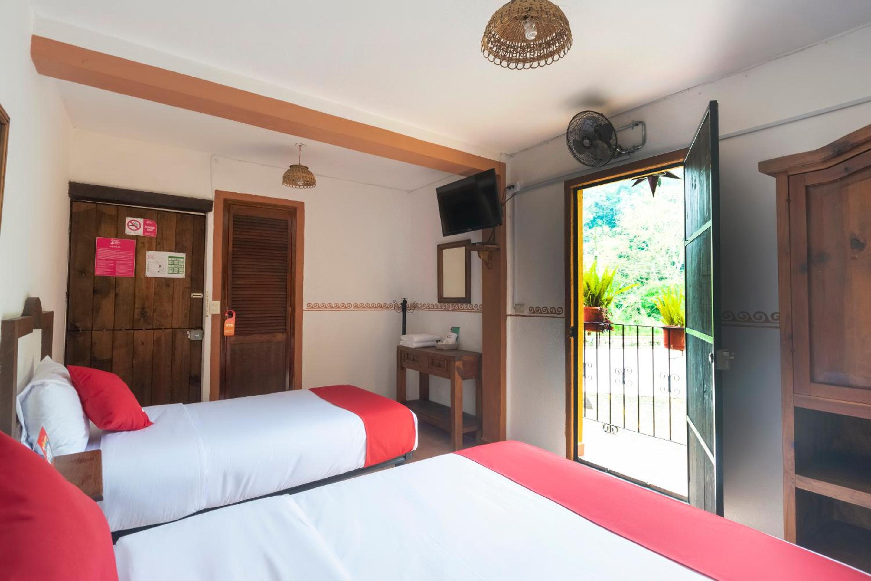 OYO Hotel Coyopolan 25/60