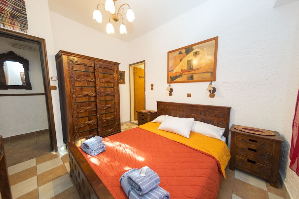 Spot Hotel 10/50