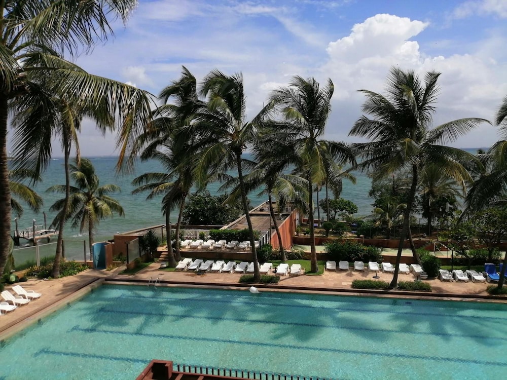 Hotel Jardin Savana Dakar 56/62