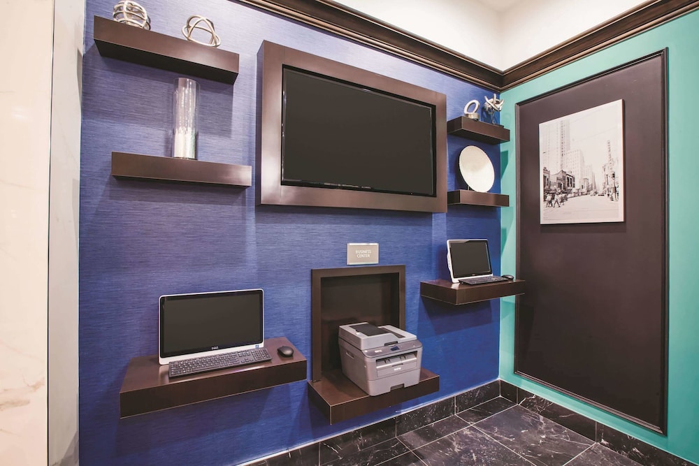 Holiday Inn Express - Dallas Downtown, an IHG Hotel 56/73