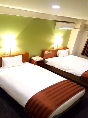 Twin Beds, Smoking Type B