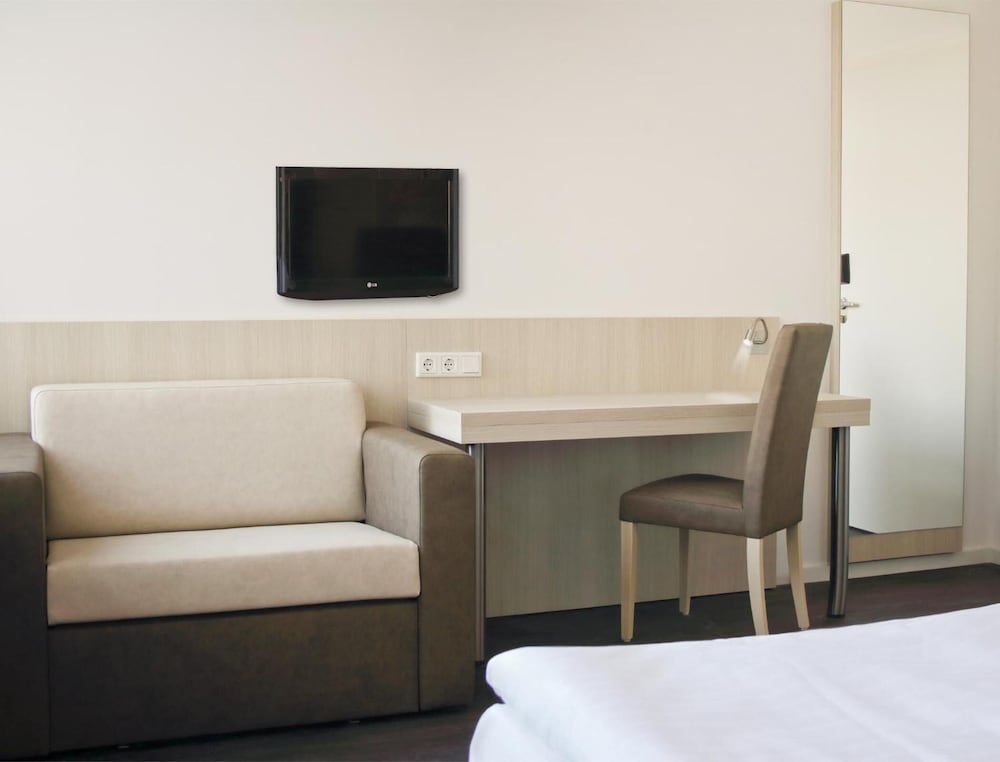 Viva Hotel Lubeck 38/45