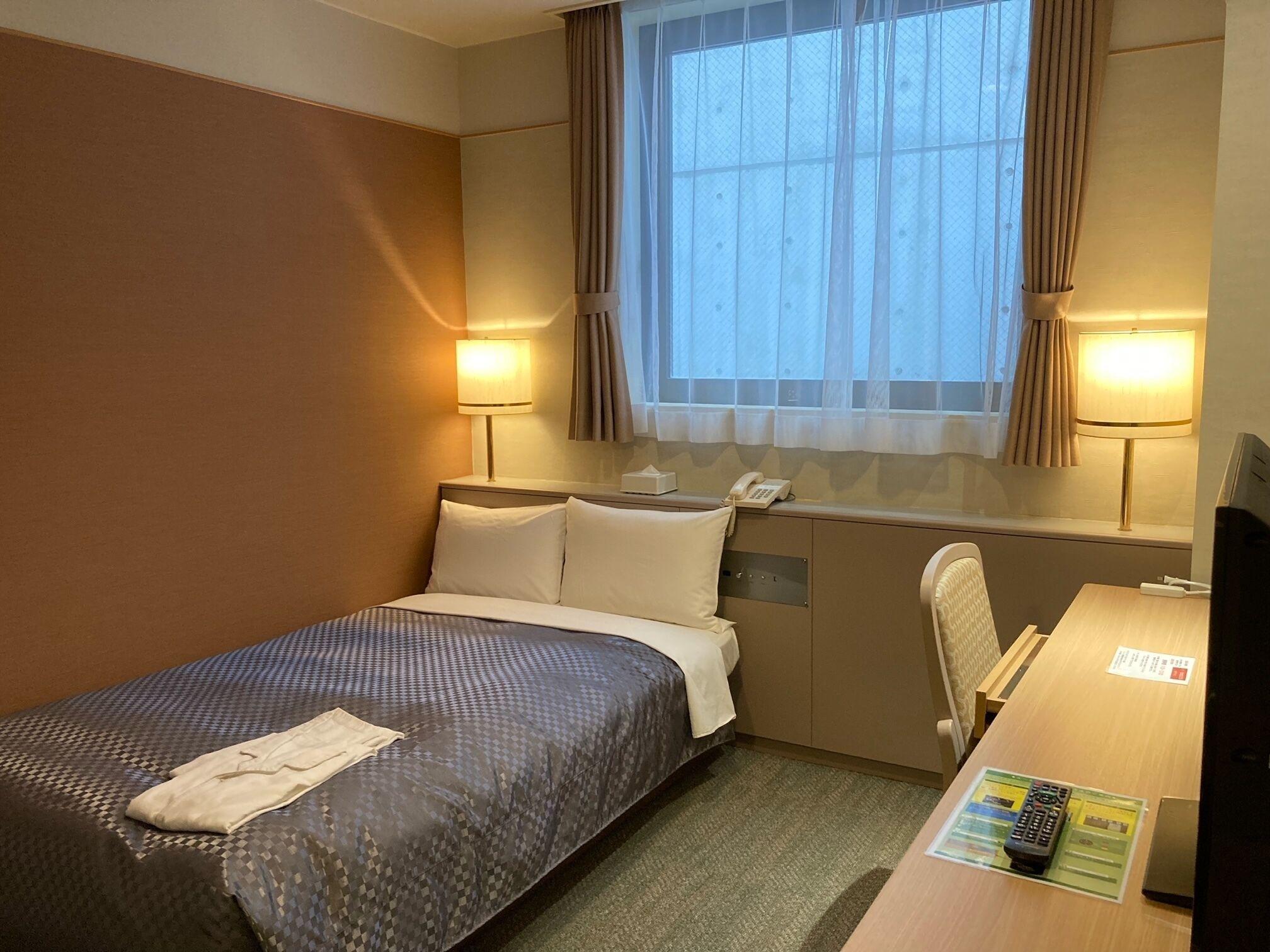 SEMI ROOM, DOUBLE BED