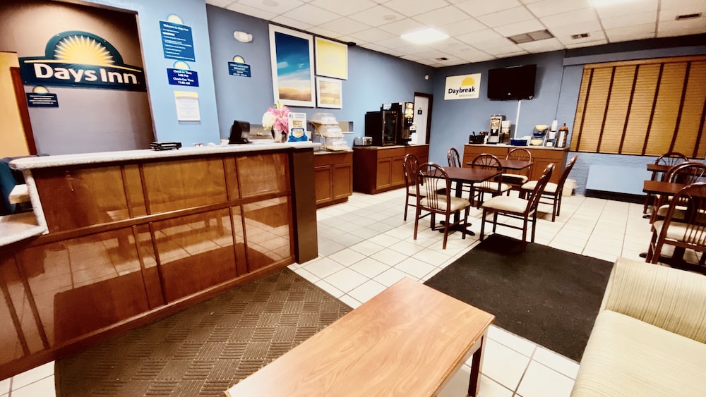 Days Inn by Wyndham Salina South 53/60