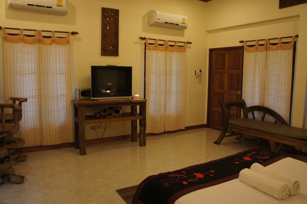 Palm Village 50/67