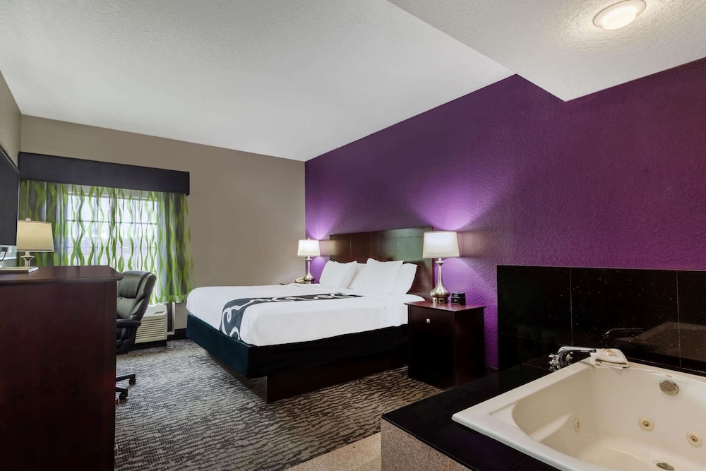 La Quinta Inn & Suites by Wyndham Port Orange / Daytona 12/57