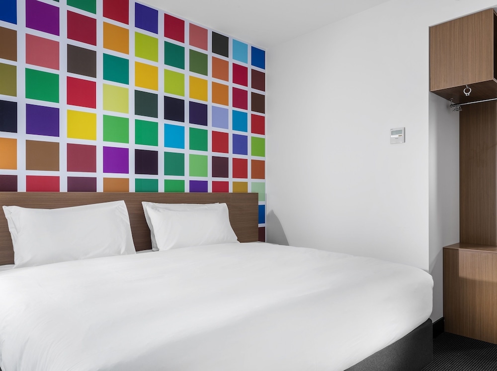 STANDARD, KING BED